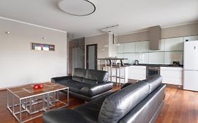 Lasek Marceliński 2-Bedroom Apartment